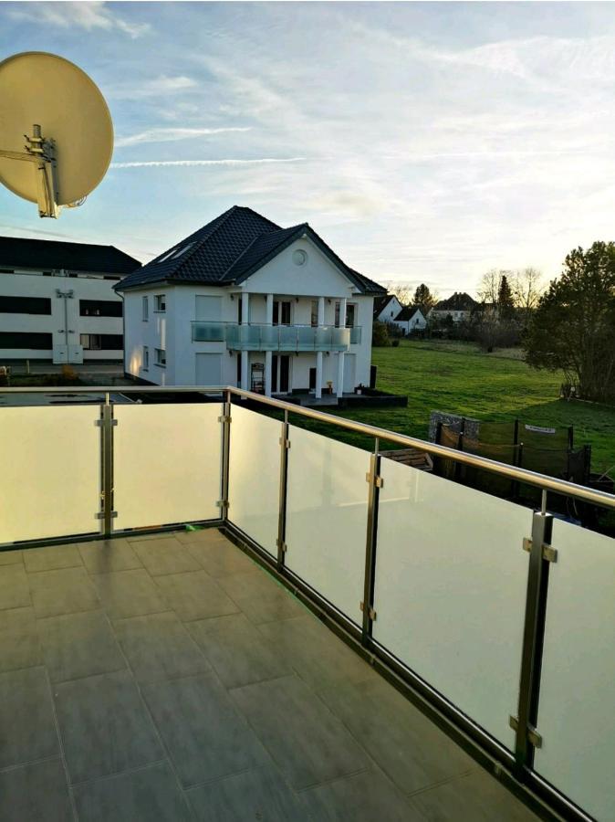 Apartamento Modern Wohnen I Parkplatz I Wlan I Netflix I Balkon I 6 Schlafplaetze Bad Oeynhausen Exterior foto