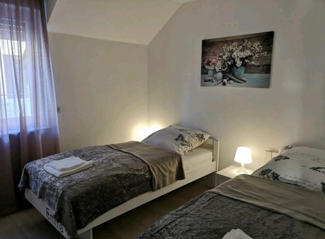 Apartamento Modern Wohnen I Parkplatz I Wlan I Netflix I Balkon I 6 Schlafplaetze Bad Oeynhausen Exterior foto