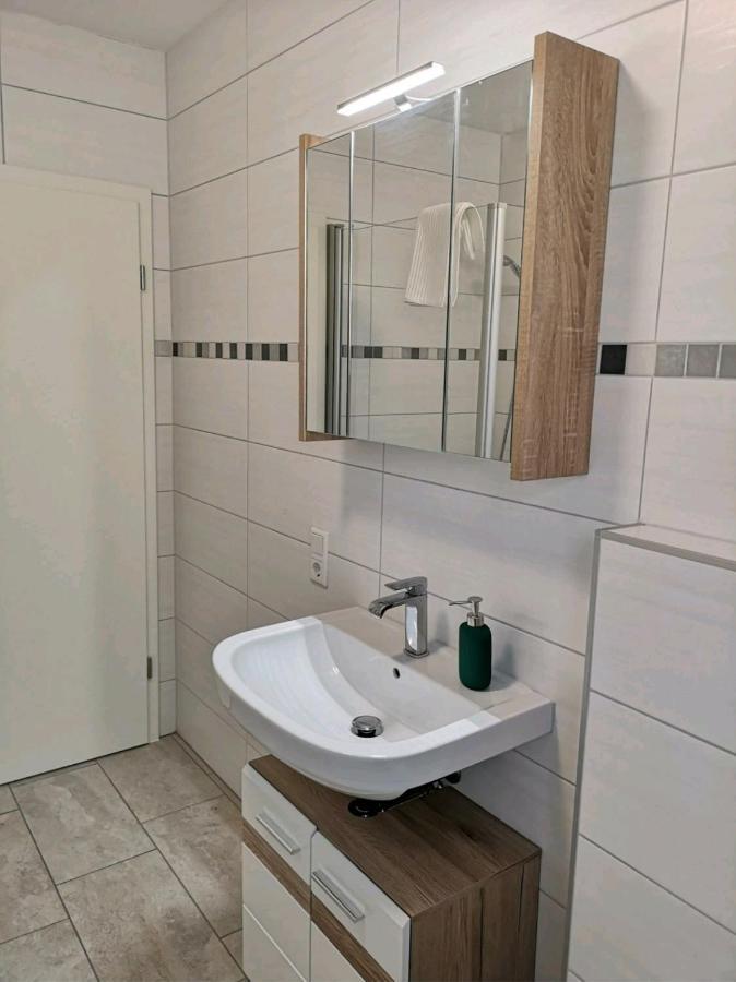 Apartamento Modern Wohnen I Parkplatz I Wlan I Netflix I Balkon I 6 Schlafplaetze Bad Oeynhausen Exterior foto